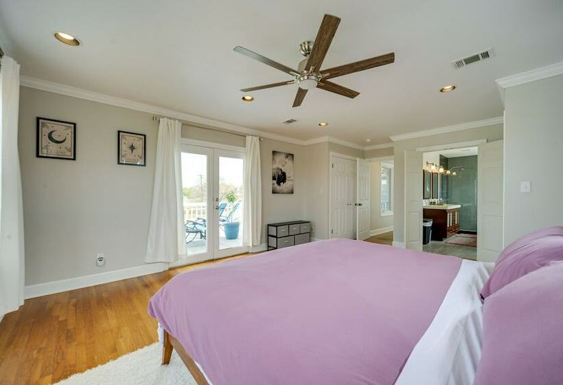 Pet Friendly Texas Retreat W/ Deck & Gas Grill!