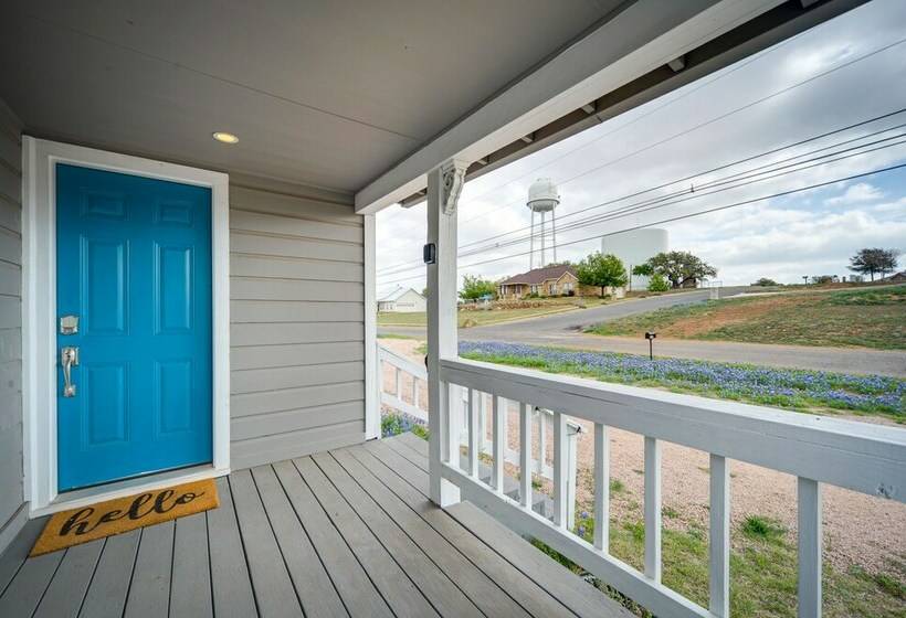 Pet Friendly Texas Retreat W/ Deck & Gas Grill!