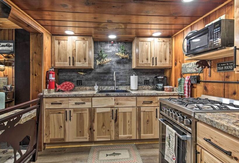 Quaint & Cozy Lake Cabin W/ Dock & Beach Access!