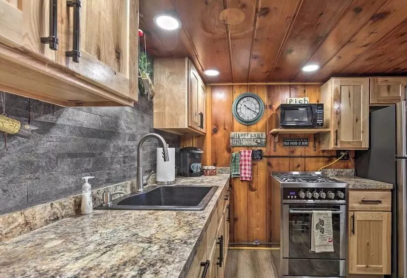 Quaint & Cozy Lake Cabin W/ Dock & Beach Access!