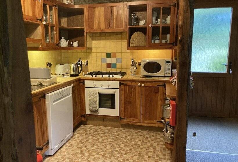 Relaxing Holidays In The Old Water Mill At Cwmiar