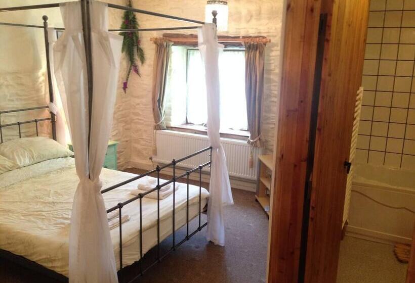 Relaxing Holidays In The Old Water Mill At Cwmiar