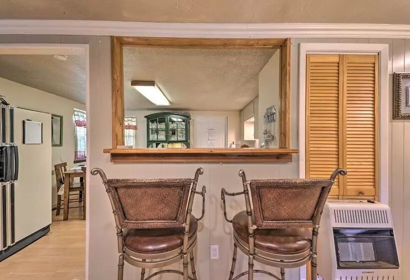 Pet Friendly Ruidoso Cabin W/ Hot Tub & Fire Pit