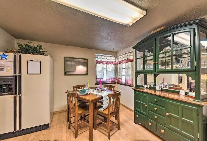 Pet Friendly Ruidoso Cabin W/ Hot Tub & Fire Pit