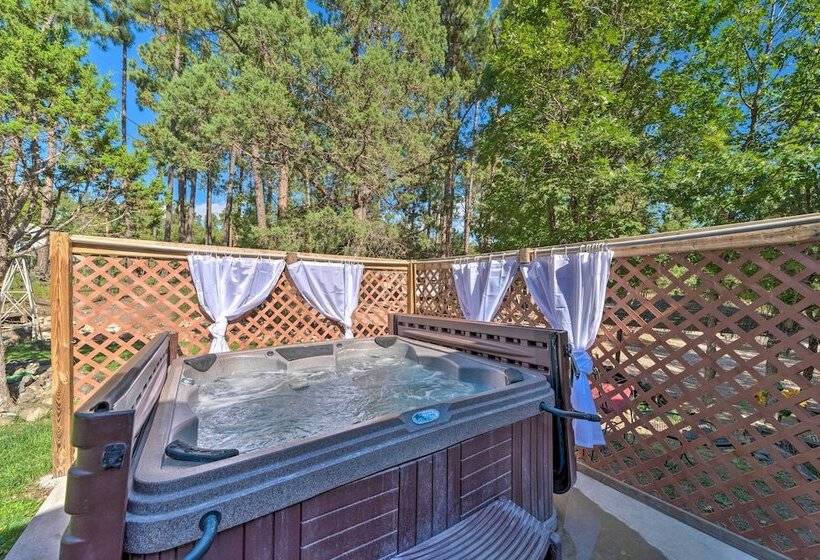 Pet Friendly Ruidoso Cabin W/ Hot Tub & Fire Pit