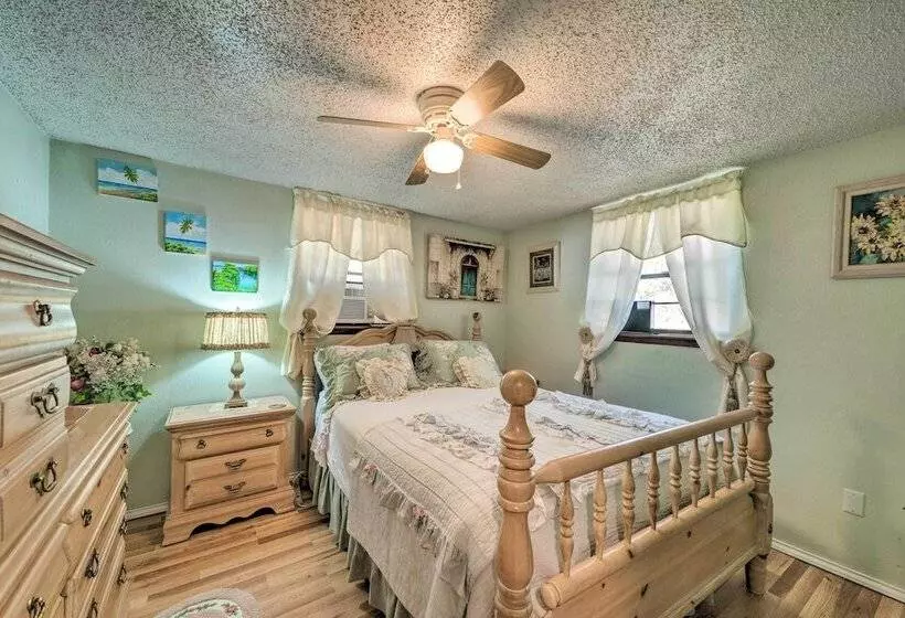 Pet Friendly Ruidoso Cabin W/ Hot Tub & Fire Pit