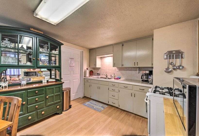 Pet Friendly Ruidoso Cabin W/ Hot Tub & Fire Pit