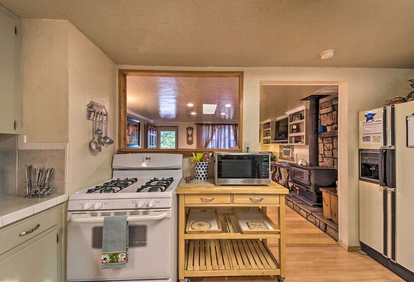 Pet Friendly Ruidoso Cabin W/ Hot Tub & Fire Pit