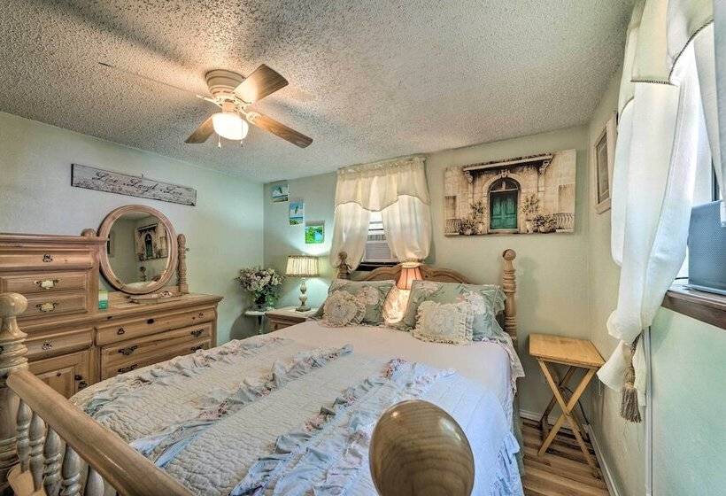 Pet Friendly Ruidoso Cabin W/ Hot Tub & Fire Pit