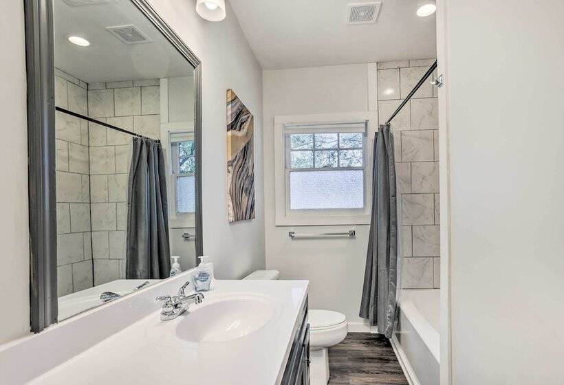 Renovated Birmingham Home ~ 2 Mi To Dtwn!