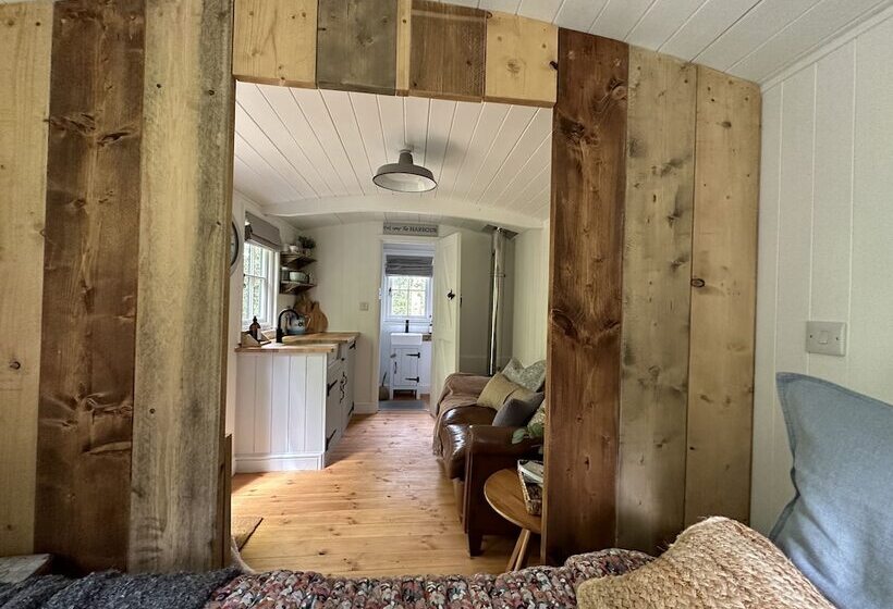 住所  Cornwall Woodland Dog Friendly Shepherd S Hut