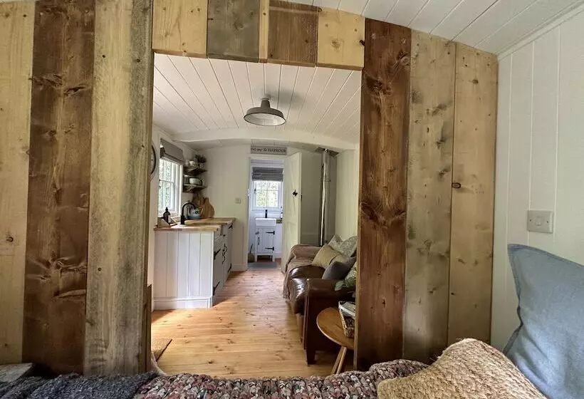 Residenssi Cornwall Woodland Dog Friendly Shepherd S Hut