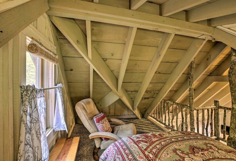 Restful Creekside Retreat By Table Rock State Park