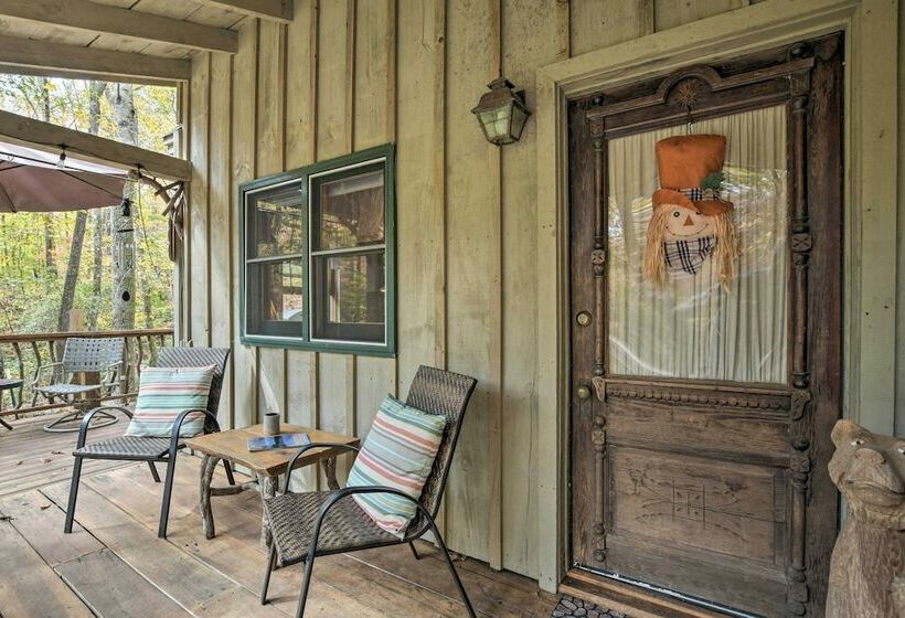 Restful Creekside Retreat By Table Rock State Park