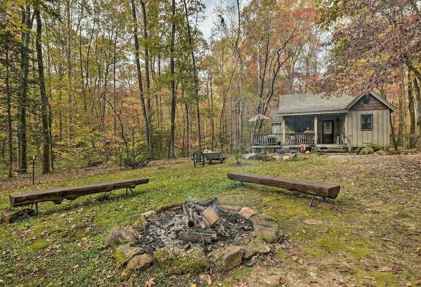 Restful Creekside Retreat By Table Rock State Park