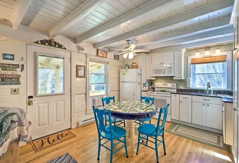 Riverfront Home W/ Fire Pit + Deck In Lansing