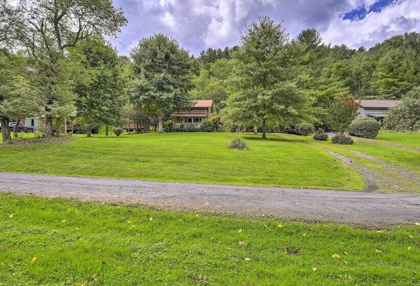 Riverfront Home W/ Fire Pit + Deck In Lansing