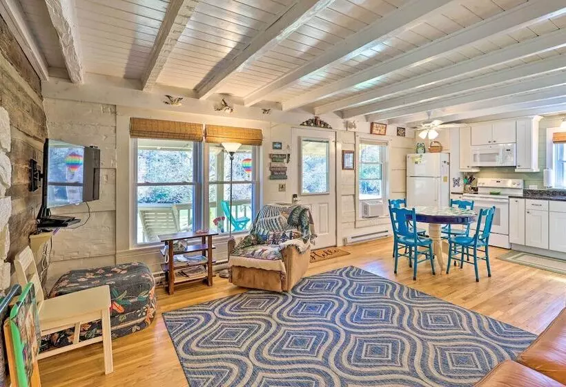 Riverfront Home W/ Fire Pit + Deck In Lansing