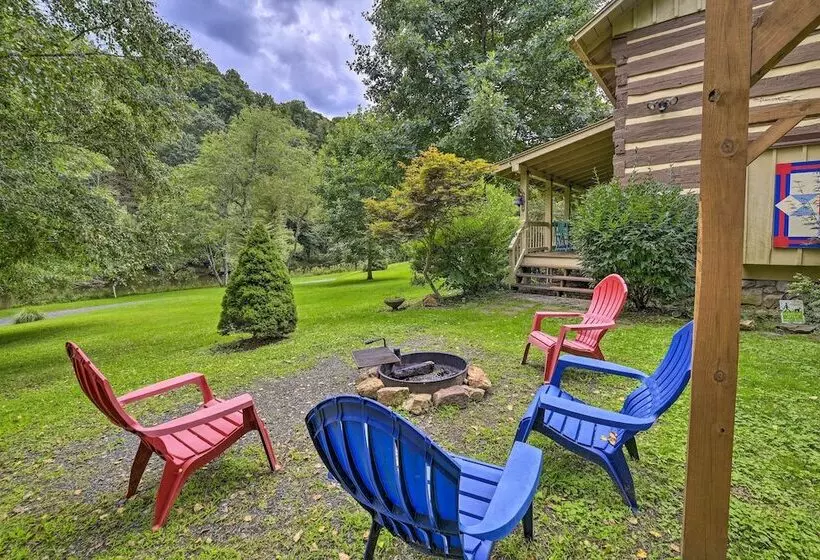 Riverfront Home W/ Fire Pit + Deck In Lansing