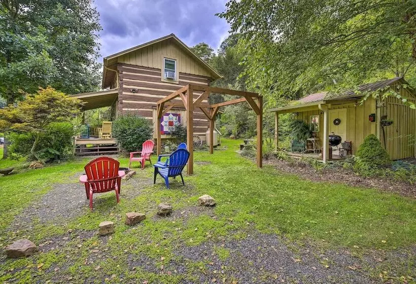 Riverfront Home W/ Fire Pit + Deck In Lansing