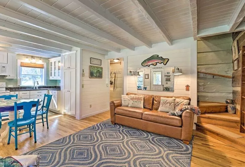 Riverfront Home W/ Fire Pit + Deck In Lansing