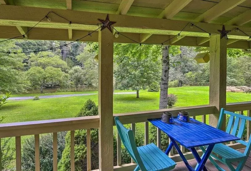 Riverfront Home W/ Fire Pit + Deck In Lansing