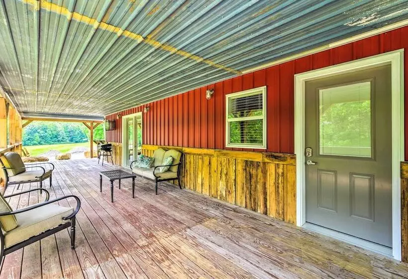 Secluded Brownsville Cabin W/ Deck & Fire Pit