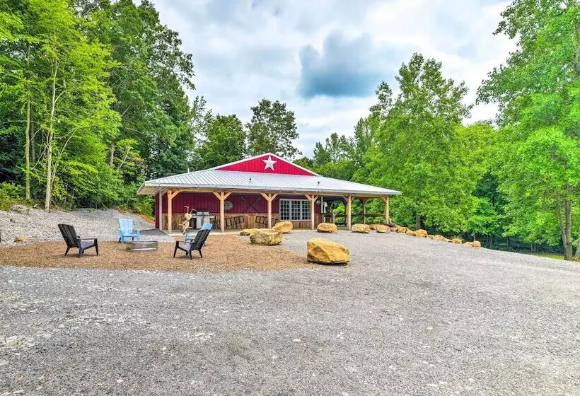 Secluded Brownsville Cabin W/ Deck & Fire Pit