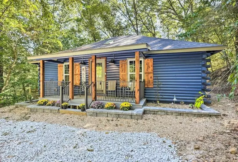 Secluded Table Rock Lake/branson Cabin W/ Hot Tub!