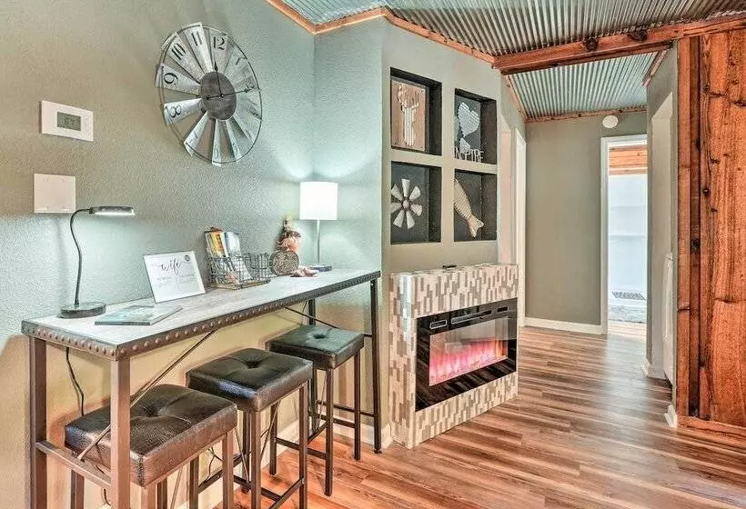 Secluded Table Rock Lake/branson Cabin W/ Hot Tub!