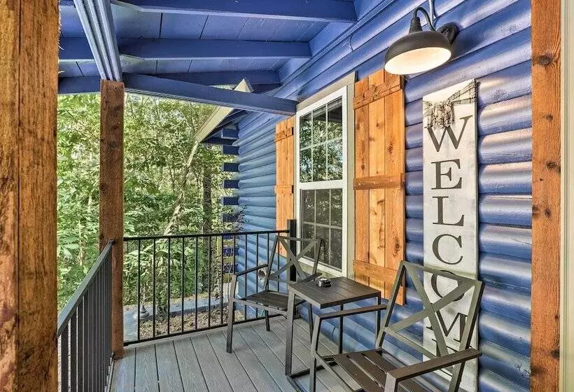 Secluded Table Rock Lake/branson Cabin W/ Hot Tub!