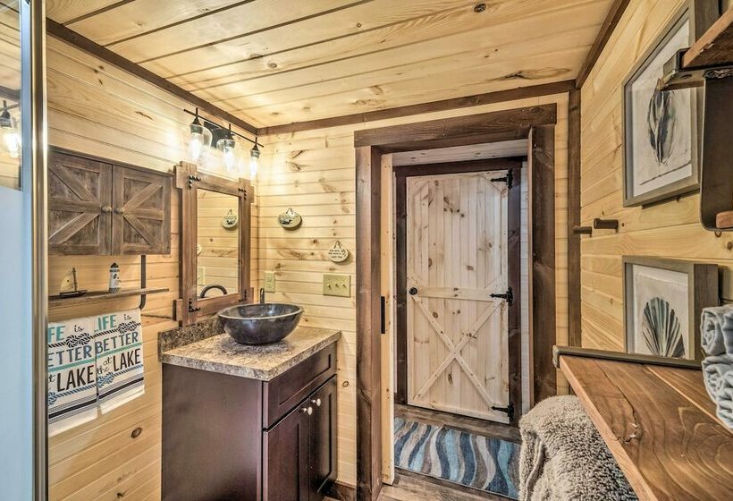 Somerset Cabin, Close To Lake Access!