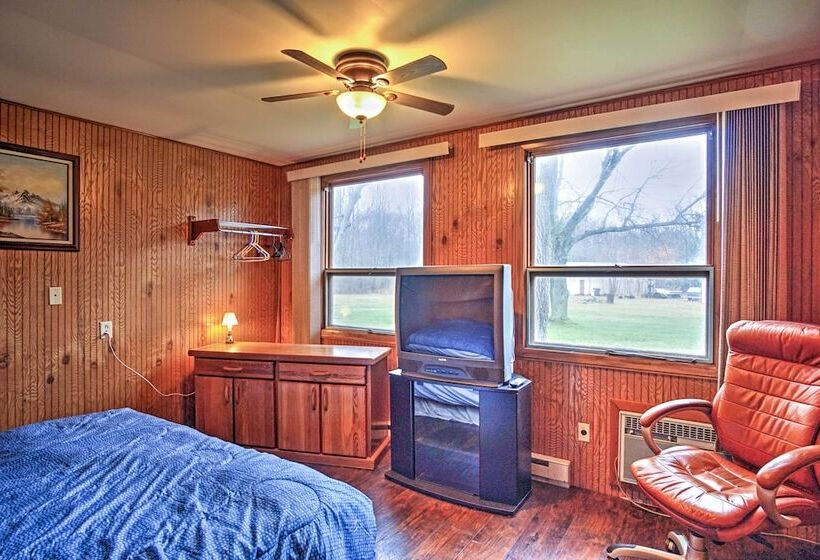 South Haven Home ~ 1 Mi To Lake Michigan!