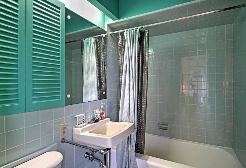 South Haven Home ~ 1 Mi To Lake Michigan!