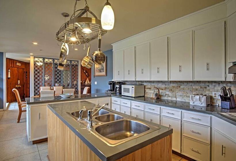 South Haven Home ~ 1 Mi To Lake Michigan!