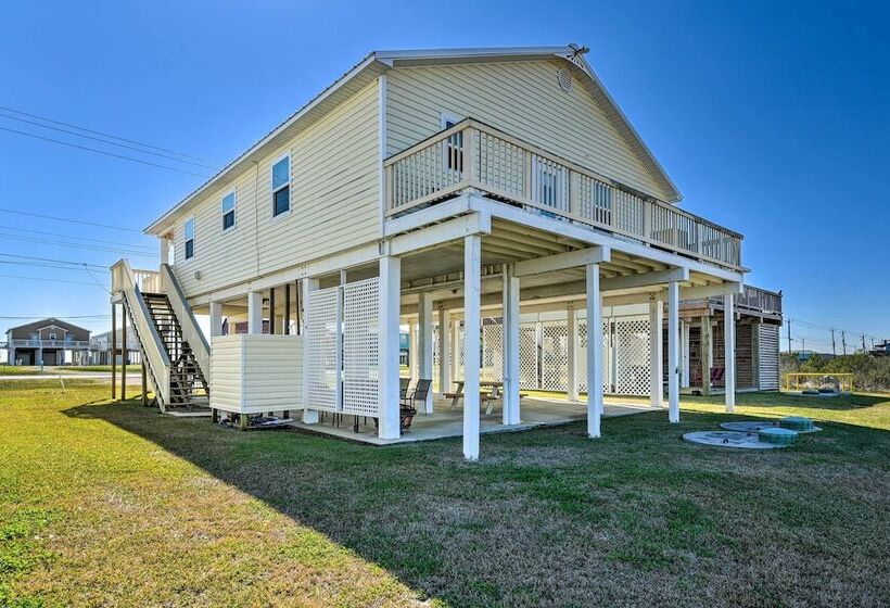 Surfside Beach House W/ Scenic Ocean Views & Deck!