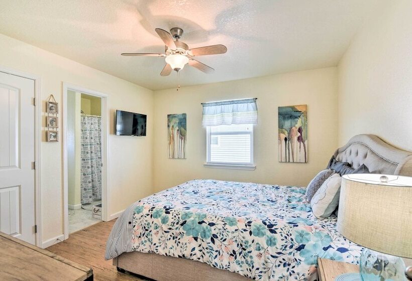 Surfside Beach House W/ Scenic Ocean Views & Deck!