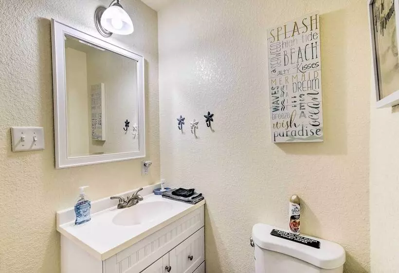 Surfside Beach House W/ Scenic Ocean Views & Deck!