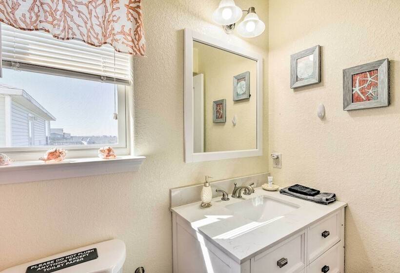 Surfside Beach House W/ Scenic Ocean Views & Deck!