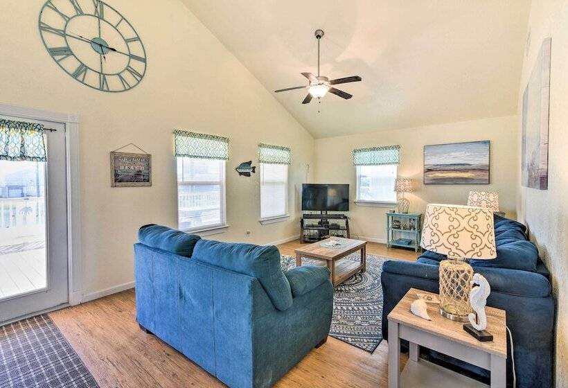 Surfside Beach House W/ Scenic Ocean Views & Deck!