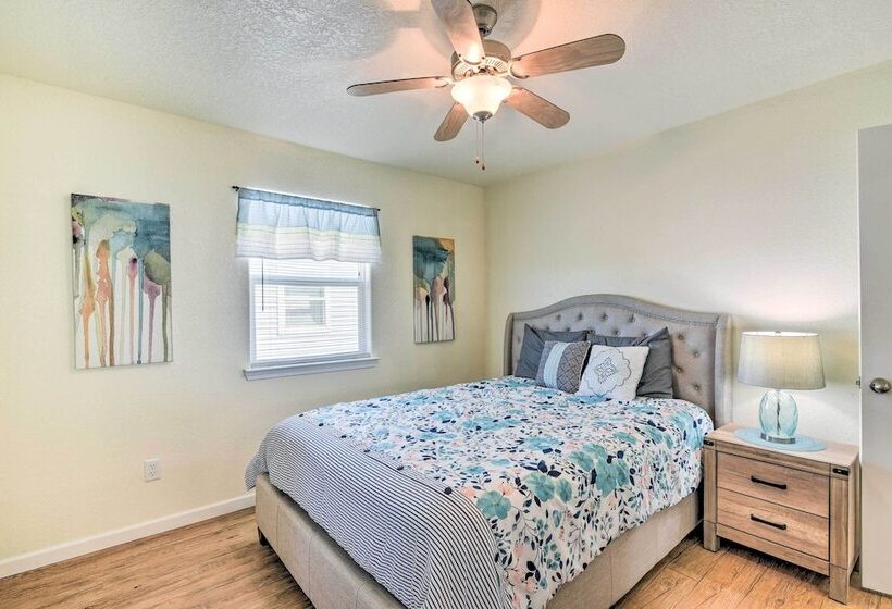 Surfside Beach House W/ Scenic Ocean Views & Deck!