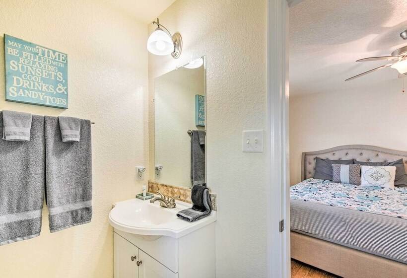 Surfside Beach House W/ Scenic Ocean Views & Deck!