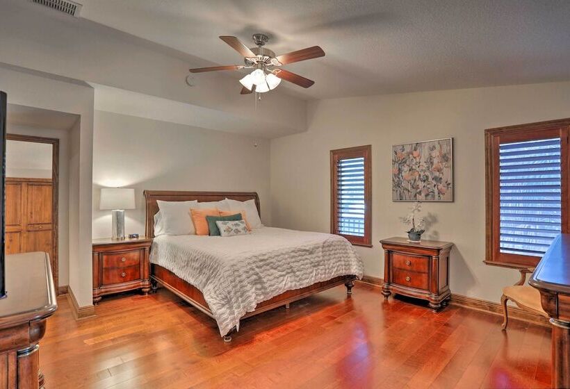 The Peacock Farm Largo Home + Outdoor Oasis!