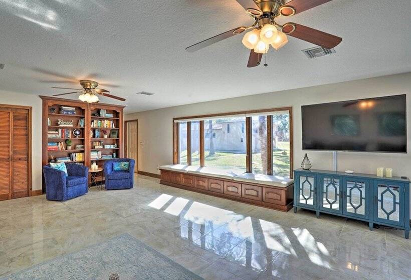 The Peacock Farm Largo Home + Outdoor Oasis!