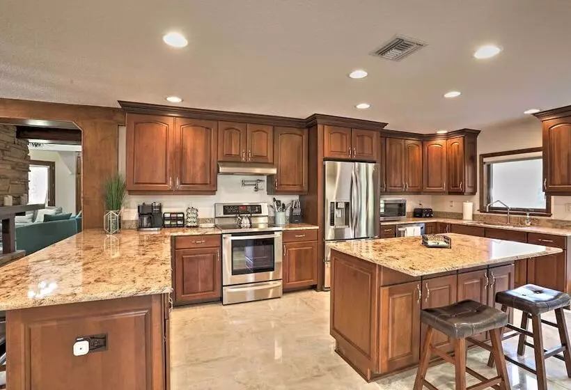 The Peacock Farm Largo Home + Outdoor Oasis!