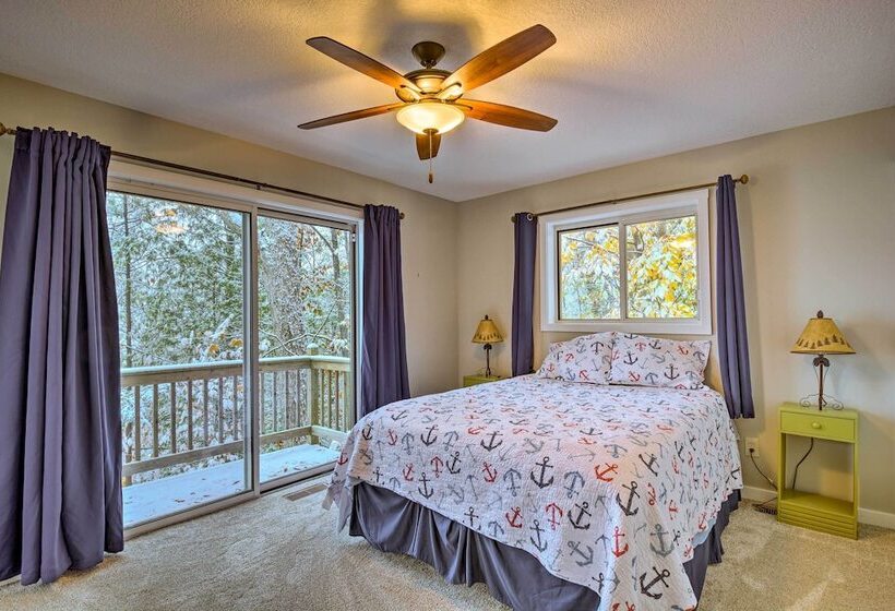 Rapid City Home On Torch Lake W/ 2 Fireplaces!