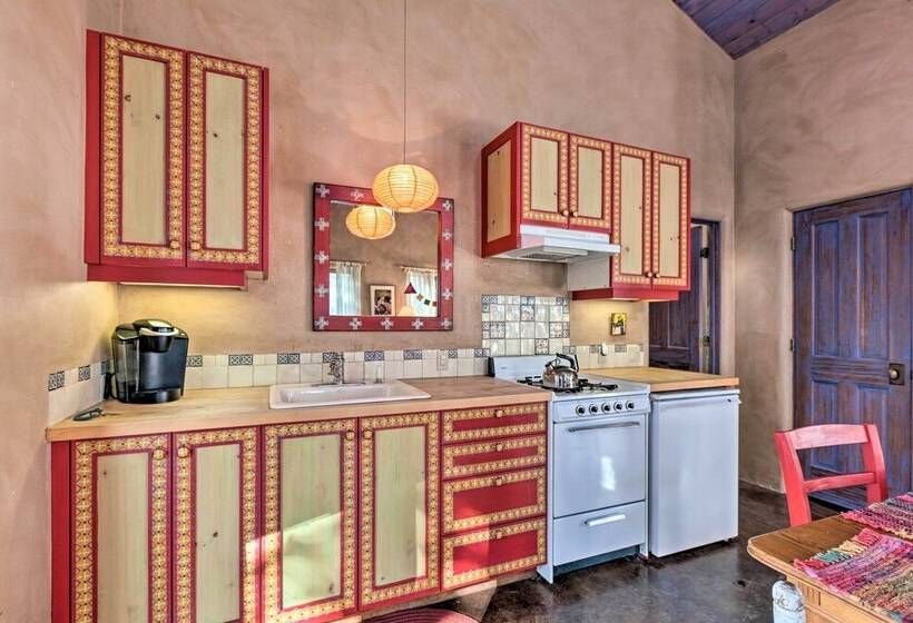 Unique Casita W/ Kiva Fireplace: 11 Mi To Taos Ski