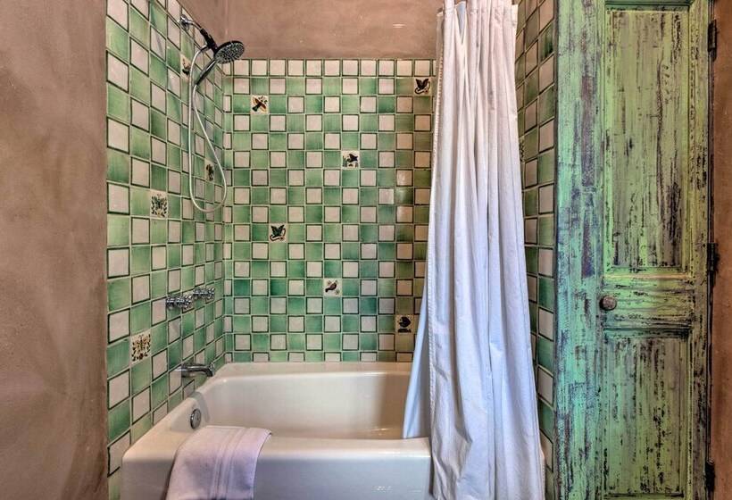 Unique Casita W/ Kiva Fireplace: 11 Mi To Taos Ski
