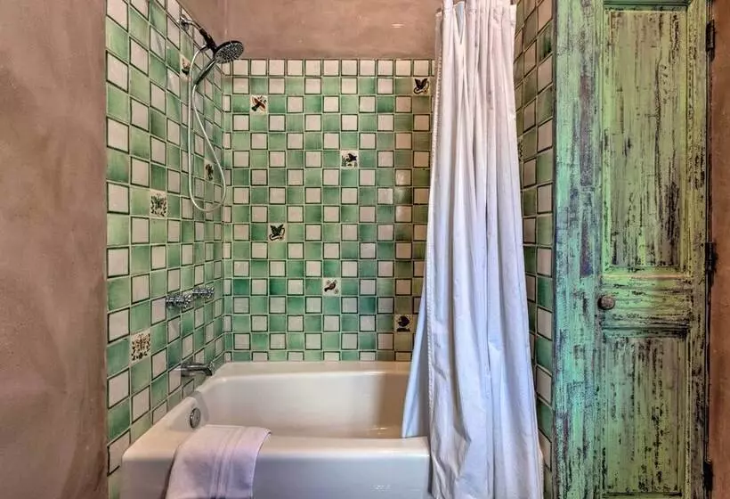 Unique Casita W/ Kiva Fireplace: 11 Mi To Taos Ski