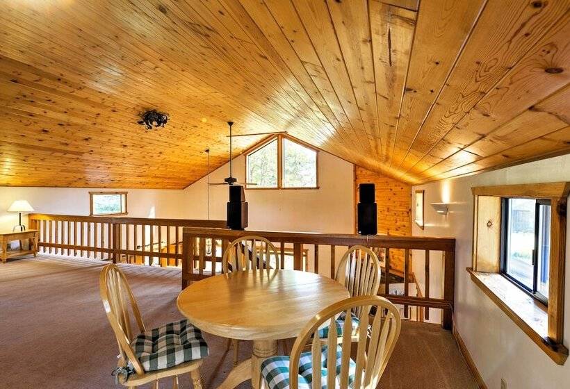 Ashland Cabin On 170 Acres W/ Mtn Views & Sauna!